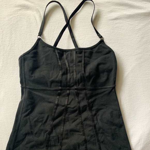 Lululemon tank - Picture 1 of 3